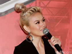 Kesedihan Agnez MO di Video Musik Sebuah Rasa