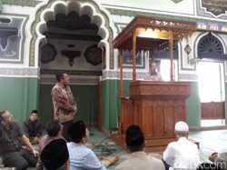 Arcandra Tahar Muncul di Masjid Al Azhar Kebayoran Baru, Beri Ceramah ke Jemaah