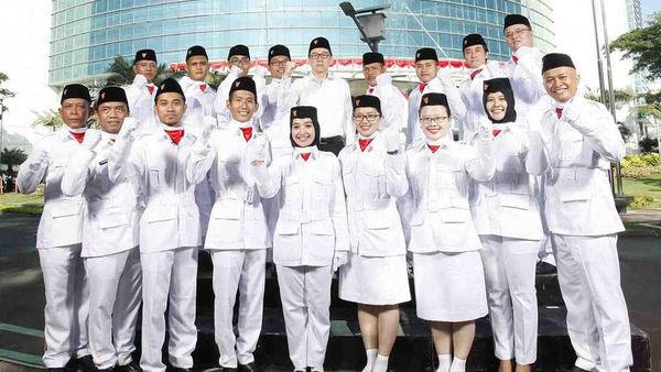 Karyawan Astra International Gelar Upacara Bendera