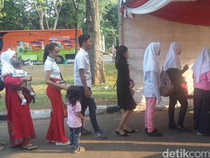 Saat Warga Boleh Masuk Ring 1 Istana Untuk Saksikan Penurunan Bendera