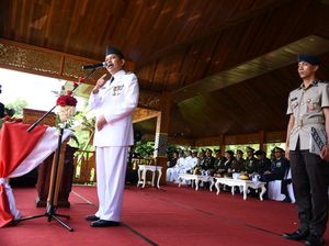 Saat Bupati Dedi Ubah Penampilan dalam Upacara Peringatan Kemerdekaan RI