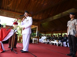 Saat Bupati Dedi Ubah Penampilan dalam Upacara Peringatan Kemerdekaan RI