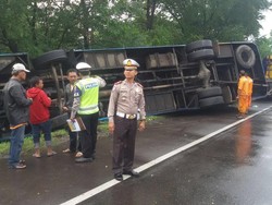 Tiga Kendaraan Terlibat Kecelakaan di Tol Padaleunyi, 14 Orang Terluka