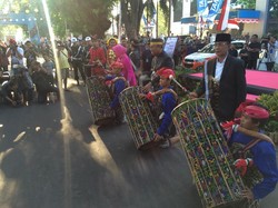 Tarian Kolosal Hingga Arak-arakan Kesenian Meriahkan Parade Bulan Budaya Lombok