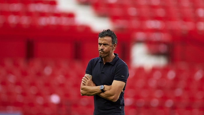 Barca Direpotkan Jadwal, Enrique Meradang