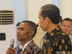 Cerita Kepsek di NTT yang Harus Seberangi 4 Sungai untuk Bertemu Jokowi
