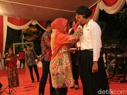 Perpisahan Paskibraka Surabaya, Risma: Jangan Sombong dan Merasa Hebat