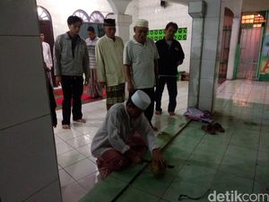 Warga Kampung Waru Doyong Jatinegara Deklarasi Dukungan untuk Risma