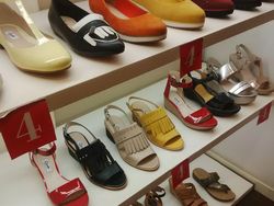 Brand Clarks Diskon Hingga 50% di Grand Indonesia Shopping Town