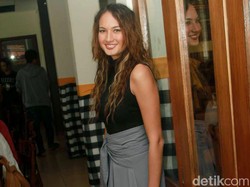 Nadine Chandrawinata Terpikat Keindahan Labuan Bajo di Film Terbaru