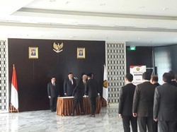 Lantik Pengganti Mbah Rono, Luhut: Saya Tak Lama di ESDM