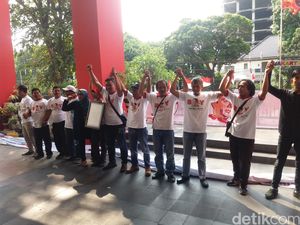 Serahkan Dukungan ke PDIP, Relawan Boy Sadikin: Ahok Semena-mena