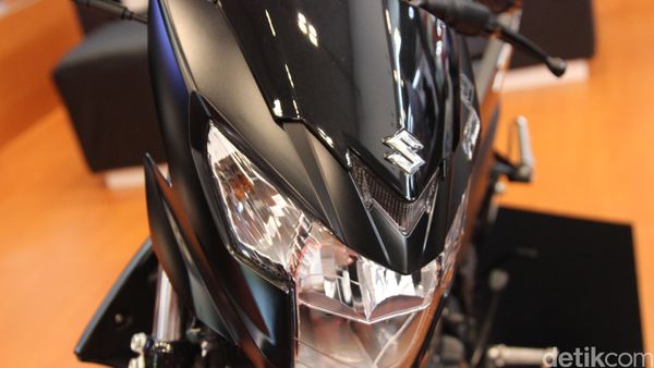 Suzuki Rilis Satria F150 Black Predator
