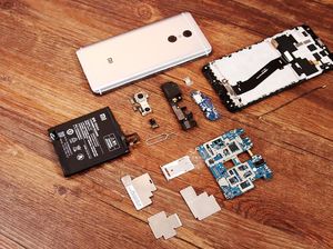 Ketika Xiaomi Redmi Pro Dipreteli Ketika Xiaomi Redmi Pro Dipreteli