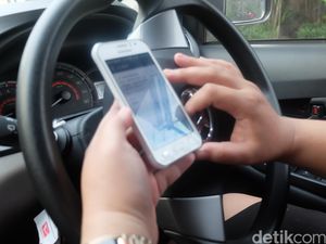 Pemerintah Harus Jaga Keamanan Data Pengguna Taksi Online Pemerintah Harus Jaga Keamanan Data Pengguna Taksi Online