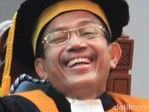 Sitir Keterangan JK, Hakim Agung Surya Jaya Tidak Setuju Yance Dibui Sitir Keterangan JK, Hakim Agung Surya Jaya Tidak Setuju Yance Dibui