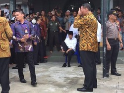 Di Depan Jokowi, Bupati Nias Minta Dibangun Universitas Hingga Jalan