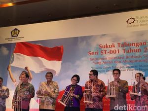Sukuk Tabungan Laris Diburu Pegawai Swasta, PNS, Hingga Ibu Rumah Tangga Sukuk Tabungan Laris Diburu Pegawai Swasta, PNS, Hingga Ibu Rumah Tangga