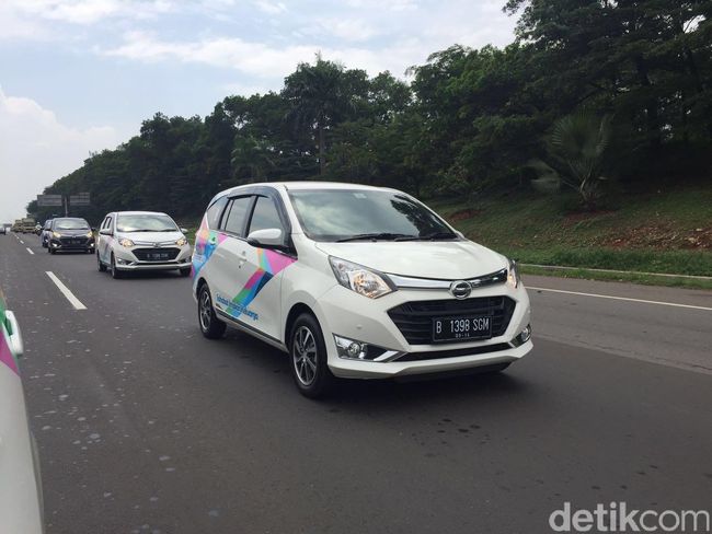 Ini Tipe dan Warna Daihatsu Sigra yang Populer