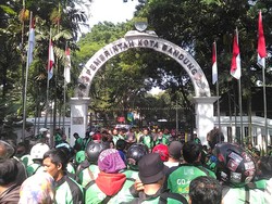 Belum Ada Solusi, Ribuan Driver Go-Jek Bandung Raya Ancam Berhenti Massal