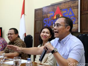Prof Hikmahanto: Trotoar Medan Merdeka Selatan Bukan Wilayah Kedubes AS Prof Hikmahanto: Trotoar Medan Merdeka Selatan Bukan Wilayah Kedubes AS
