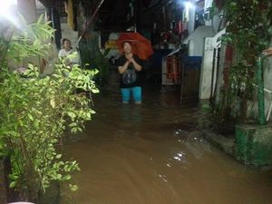 Puluhan Rumah di Cilandak KKO Terendam Banjir Akibat Hujan Deras
