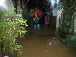 Puluhan Rumah di Cilandak KKO Terendam Banjir Akibat Hujan Deras