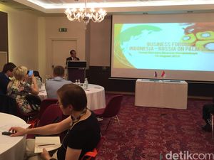 Dubes Wahid Supriyadi Buka Forum Bisnis Sawit di Moskow