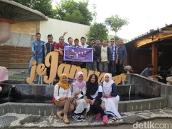 Jikustik Lebih Intim Bareng Fans di Yogya