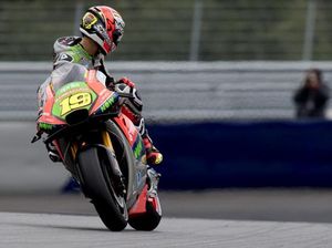Insiden Bautista, Mekanik Tim Harus Pakai Helm Insiden Bautista, Mekanik Tim Harus Pakai Helm