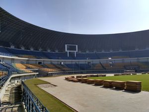 PB PON Izinkan Persib vs Arema Digelar di Stadion GBLA, asal... PB PON Izinkan Persib vs Arema Digelar di Stadion GBLA, asal...