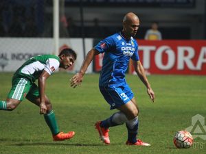 Van Dijk Dua Gol, Persib Taklukkan PS TNI 3-0