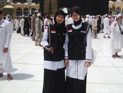 Kisah Haru Para Pelayan Butir Merah Putih di Masjidil Haram