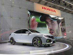 Meluncur Tahun 2017, Berapa Harga Honda Civic Hatchback? Meluncur Tahun 2017, Berapa Harga Honda Civic Hatchback?