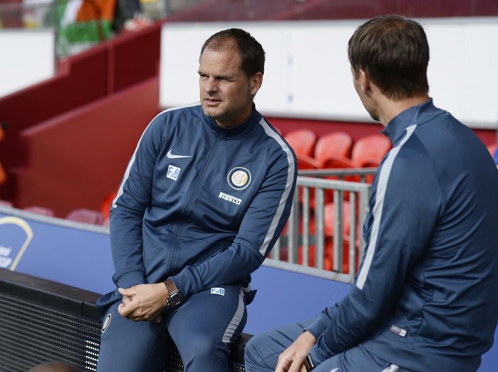 Ronald de Boer: Frank Hadapi Banyak Masalah di Inter Ronald de Boer: Frank Hadapi Banyak Masalah di Inter