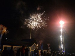 Meriah! Ada Pesta Kembang Api di Karnaval Danau Toba