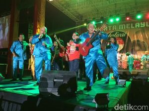Menikmati Alunan Musik Melayu di Pantai Ancol Menikmati Alunan Musik Melayu di Pantai Ancol