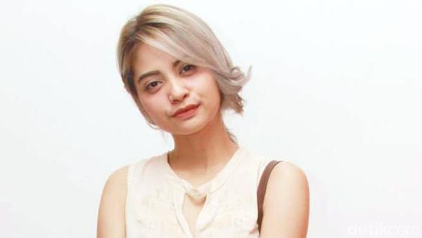 Cantiknya Tiwi eks T2