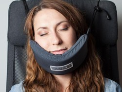 Tidur Makin Nyenyak di Pesawat dengan 4 Bantal Masa Depan