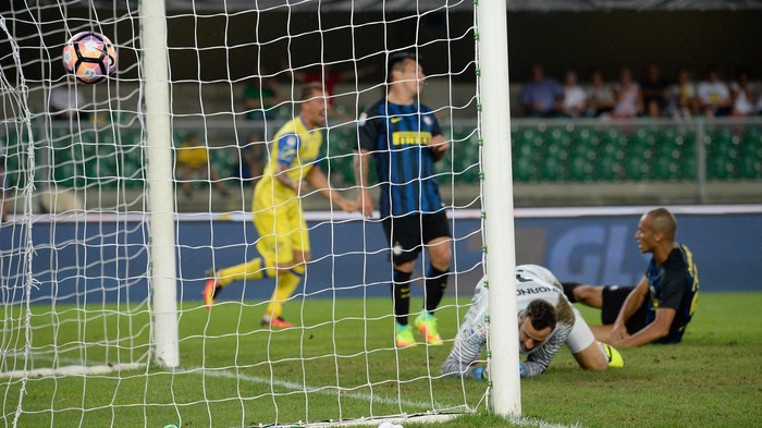Inter Kalah, Handanovic Marah