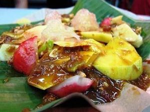 Makan Rujak Ini, Para Jomblo Bisa Ketemu Jodoh