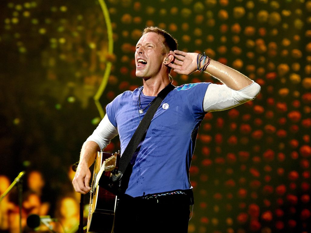 Ini Lagu dan Buku Rekomendasi Vokalis Coldplay