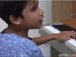 Video: Mengenal Zizi, Bocah Tunanetra yang Jago Main Piano