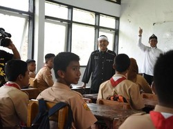Incar Perokok, Pelajar SMA di Purwakarta Jalani Pemeriksaan Gigi dan Mulut