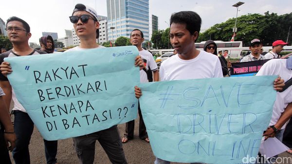 Sopir Angkutan Online Demo di DPR