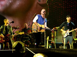 Melihat Perjalanan 20 Tahun Coldplay dari Kacamata Sang Sutradara