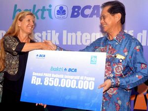 BCA Serahkan Donasi ke UNICEF