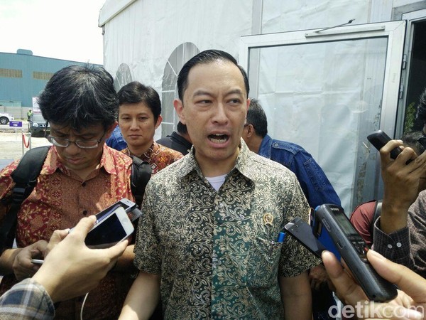 Thomas Lembong menghadiri groundbreaking Pabrik Baja milik Krakatau Steel di Cilegon