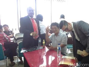 Pengamat dan Pemerhati Satwa Singky Soewadji Ditahan Kejari Surabaya Pengamat dan Pemerhati Satwa Singky Soewadji Ditahan Kejari Surabaya