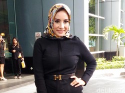 Antara Kasus Prostitusi, Cerai dan Robbi Abbas yang Hantui Shinta Bachir